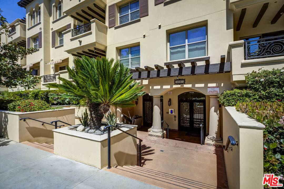 5037 Rosewood Ave #314, Los Angeles, CA 90004