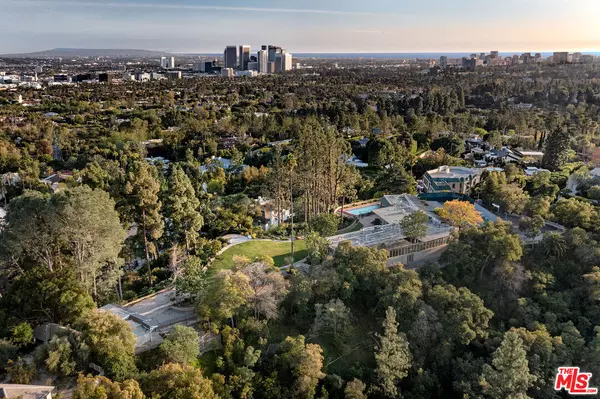 1005 N Alpine Dr, Beverly Hills, CA 90210