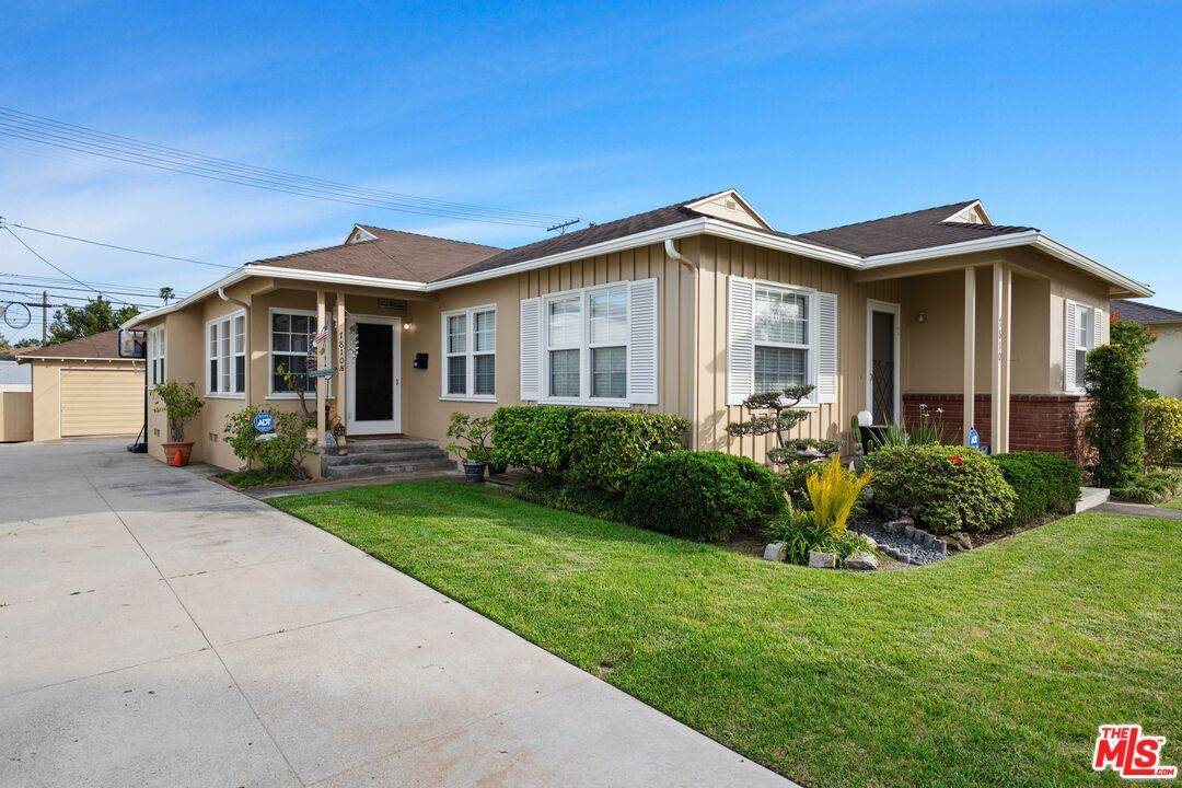 7810 Flight Ave, Los Angeles, CA 90045
