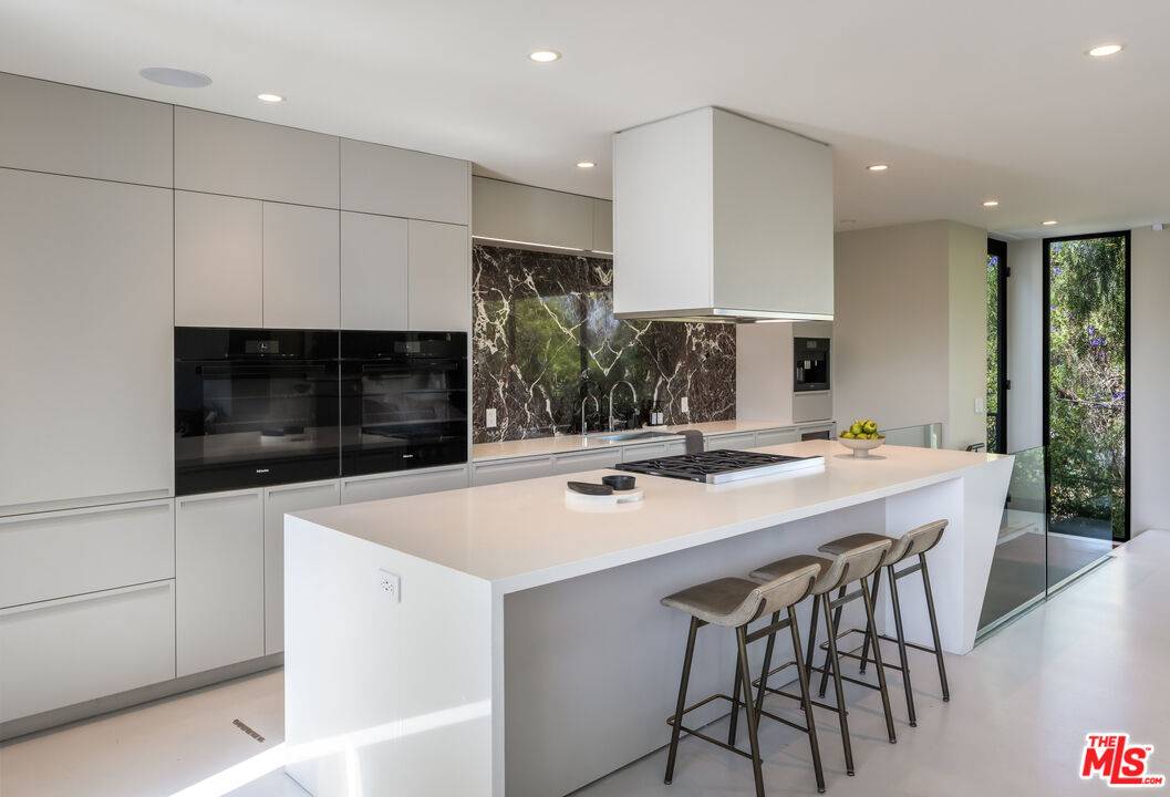 Venice, CA 90291,621 Mildred Ave