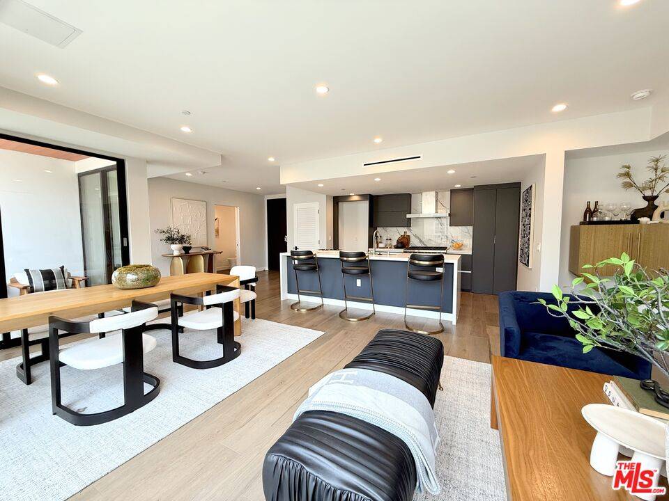1017 N Croft Ave #303, Los Angeles, CA 90069
