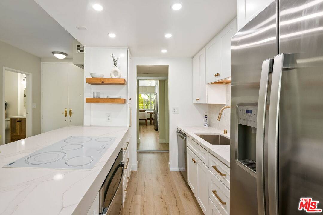 West Hollywood, CA 90069,1131 Alta Loma Rd #514