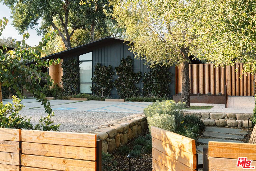 216 E Matilija St, Ojai, CA 93023