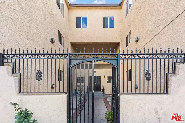 Compton, CA 90220,110 E Cedar St