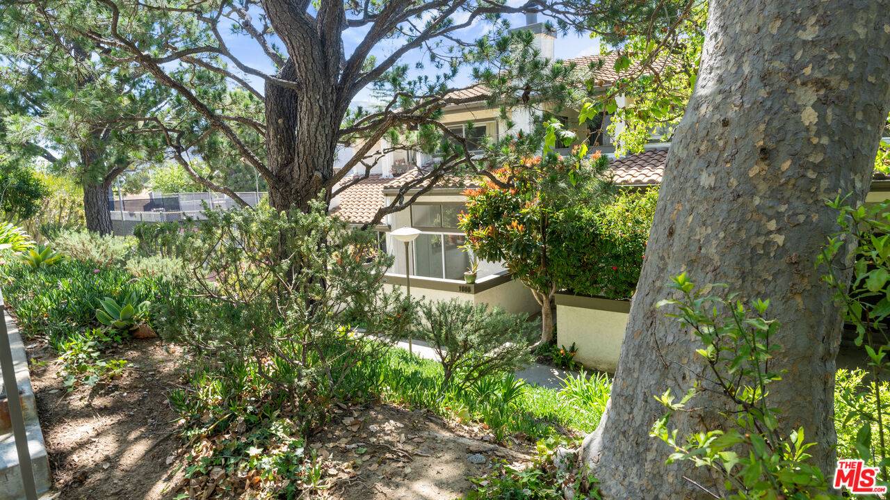 1666 Palisades Dr, Pacific Palisades, CA 90272