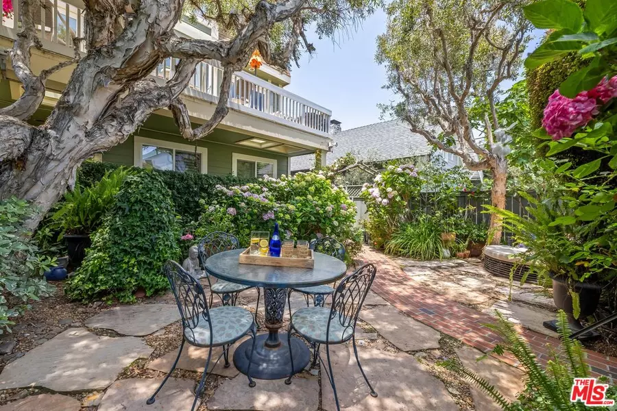 17 20th Ave #B, Venice, CA 90291