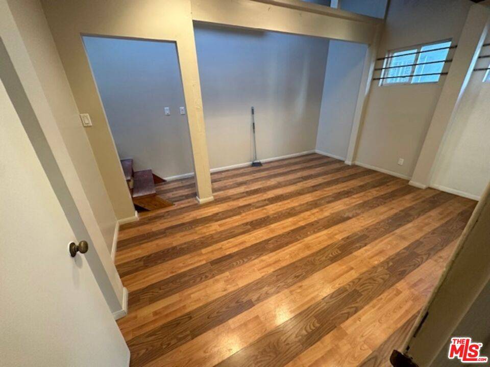 Los Angeles, CA 90048,8032 W Third Street #104