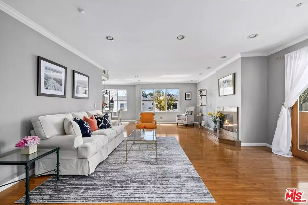 Santa Monica, CA 90403,1018 4th St #203