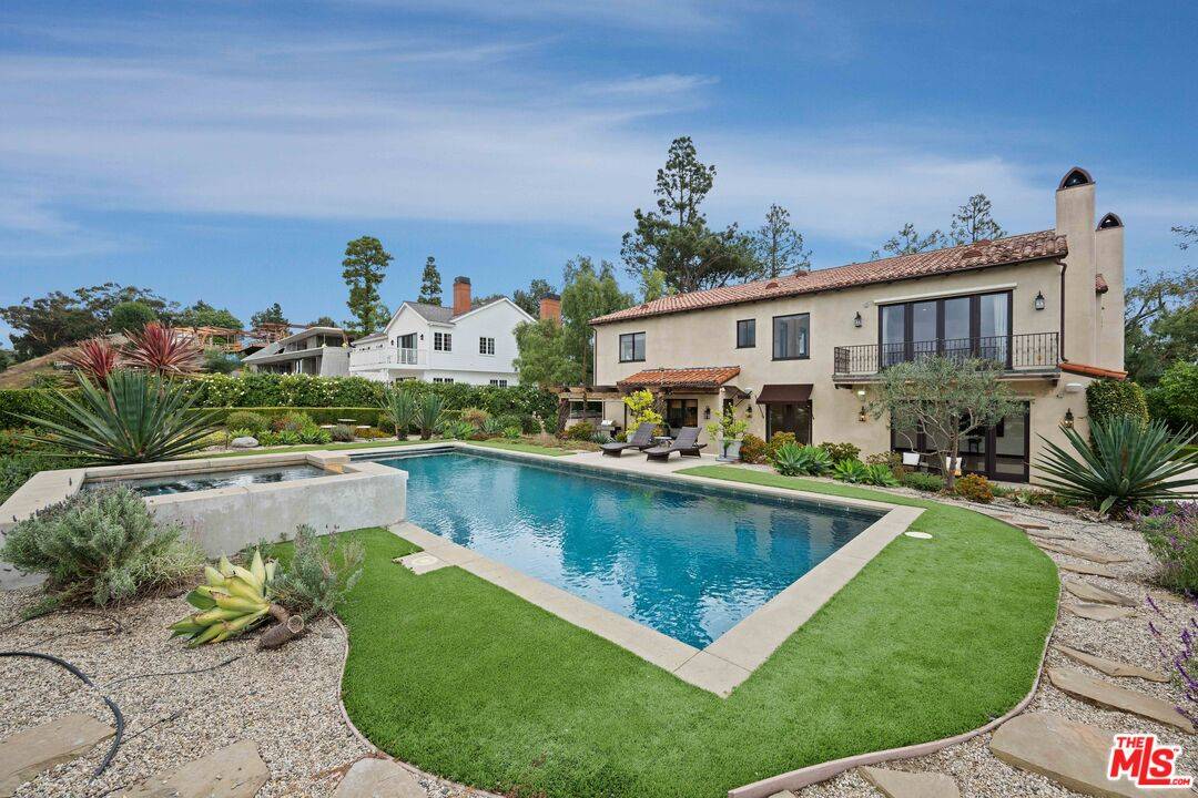 Los Angeles, CA 90049,1301 Linda Flora Dr