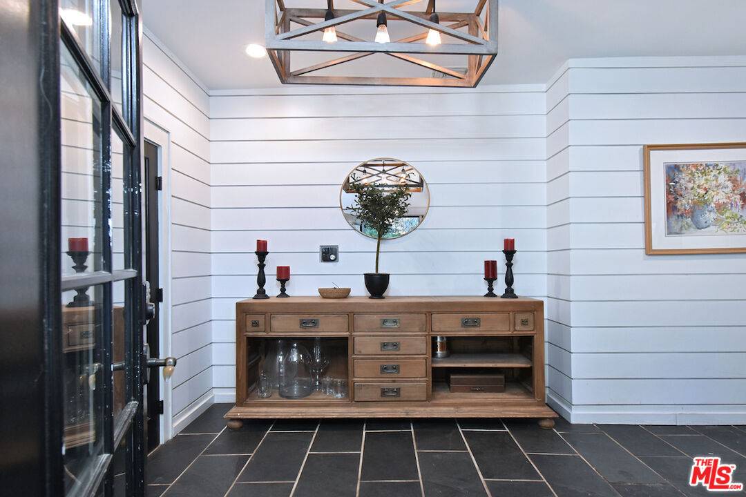 Toluca Lake, CA 91602,10453 Sarah St