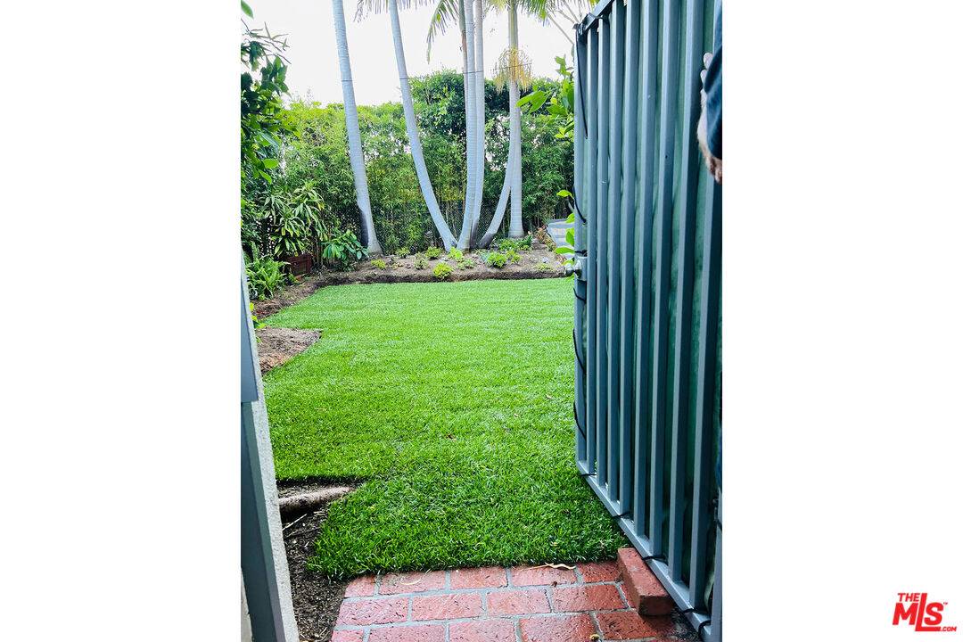 West Hollywood, CA 90069,1237 Hilldale Ave