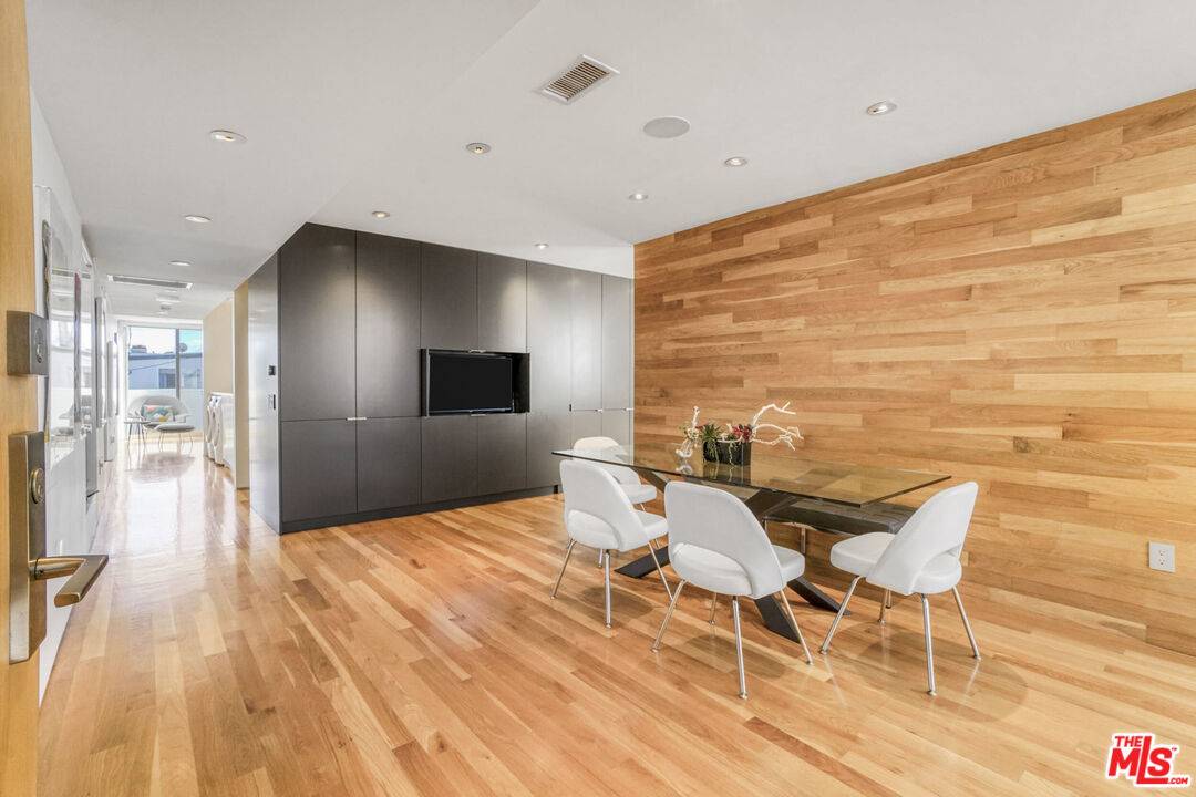 Venice, CA 90291,34 S Venice Blvd #2