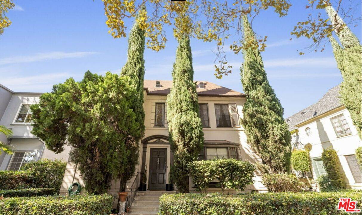 207 N Swall Dr, Beverly Hills, CA 90211