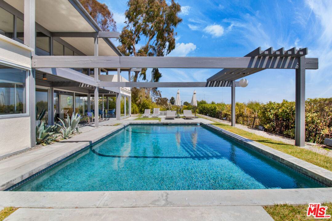 Beverly Hills, CA 90210,9892 BEVERLY GROVE DR