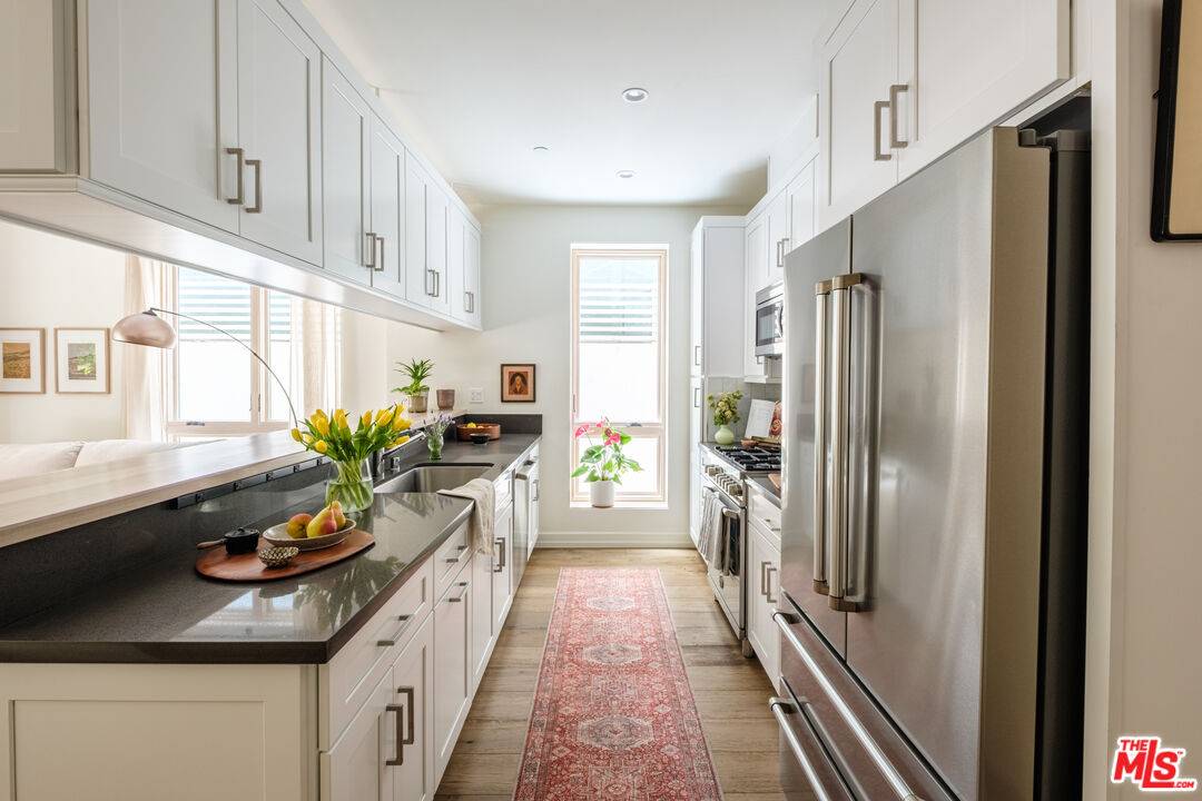 West Hollywood, CA 90046,1041 N Spaulding Ave #104
