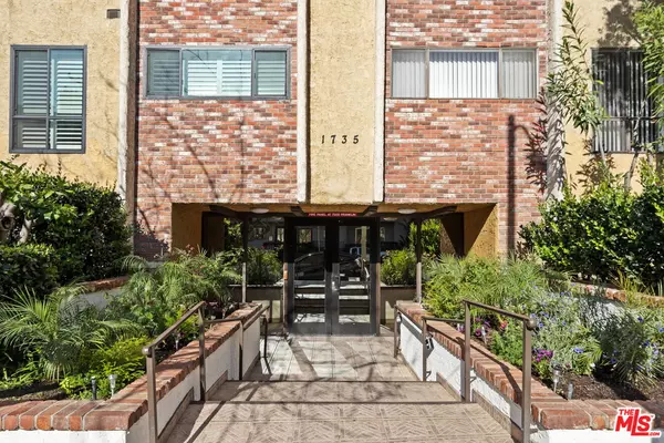 Los Angeles, CA 90046,1735 N Fuller Ave #119