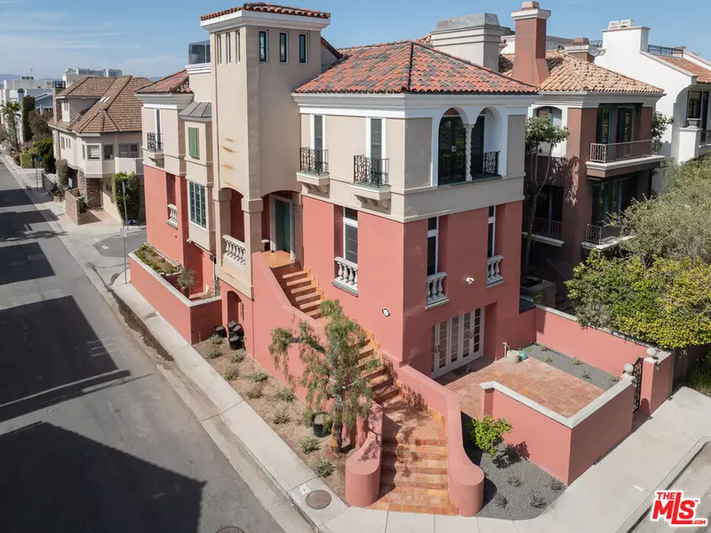 4818 Roma Ct, Marina Del Rey, CA 90292