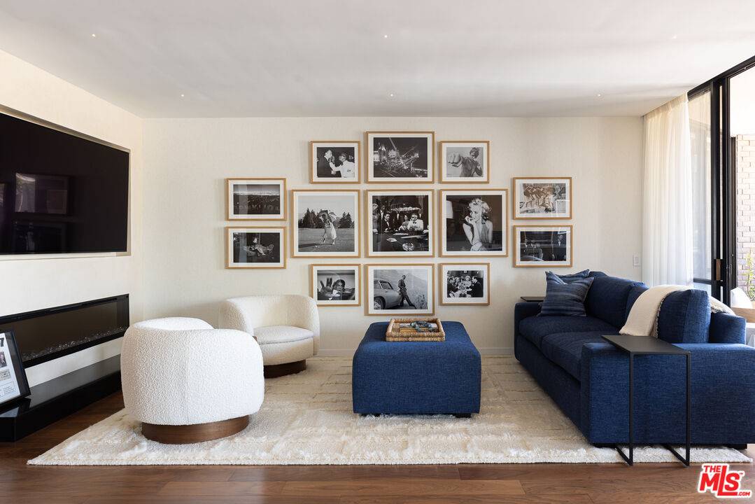 Beverly Hills, CA 90212,211 S Spalding Dr #305N