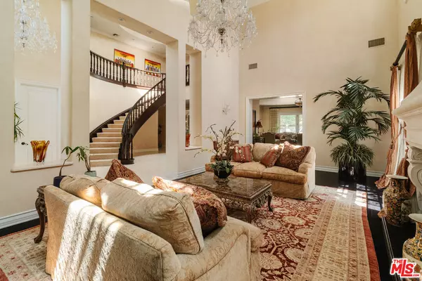 Santa Monica, CA 90402,1202 San Vicente Blvd