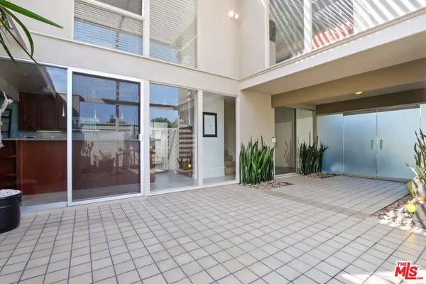 Long Beach, CA 90807,4082 Del Mar Ave