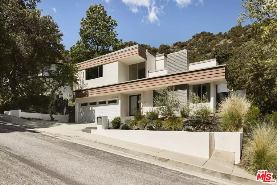 17155 Clemons Dr, Encino, CA 91436