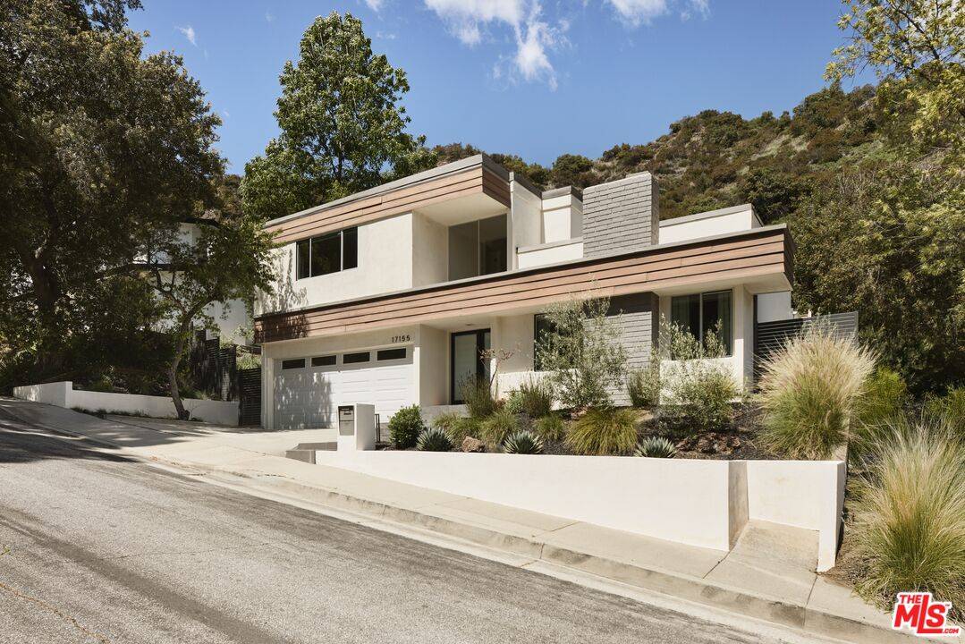 17155 Clemons Dr,  Encino,  CA 91436