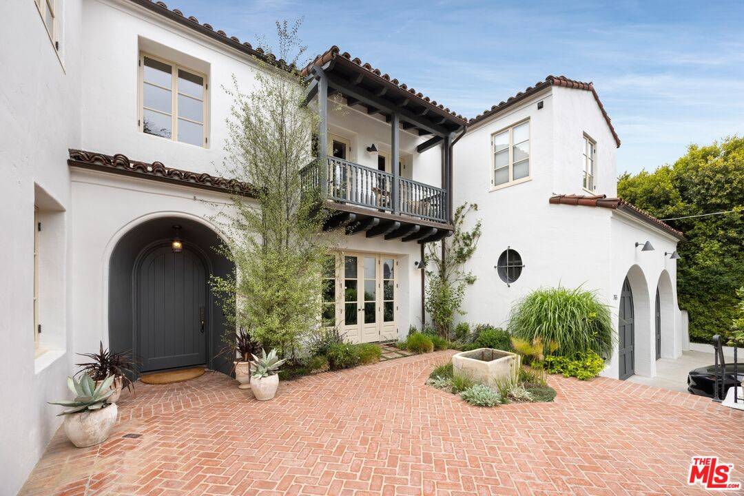 Pacific Palisades, CA 90272,765 Ranch Ln