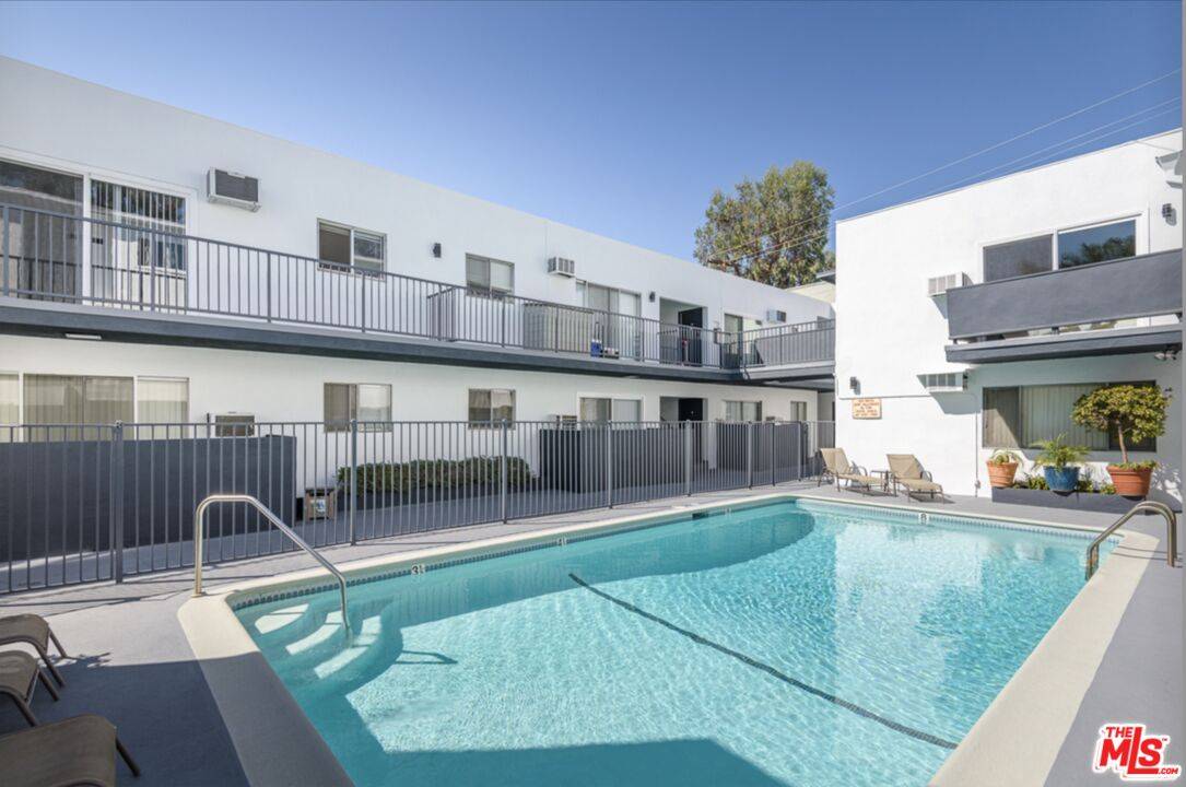 1261 N Laurel Ave #8, West Hollywood, CA 90046