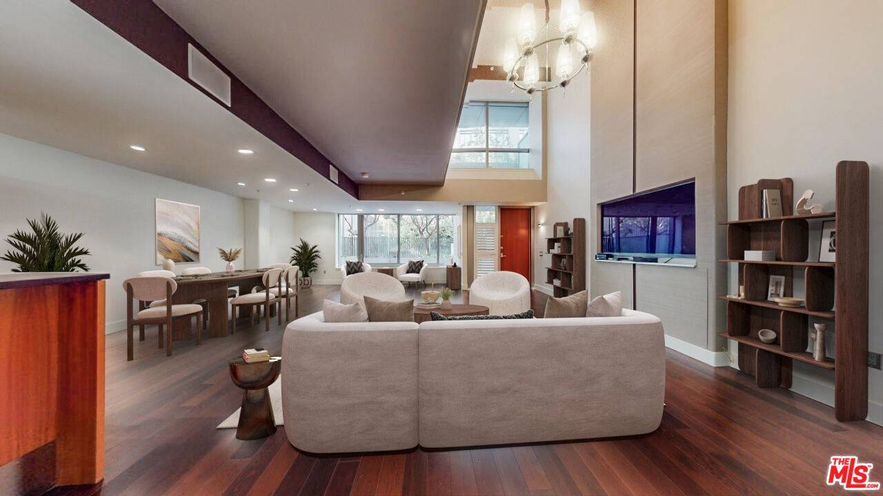Los Angeles, CA 90015,1155 S Grand Ave #105