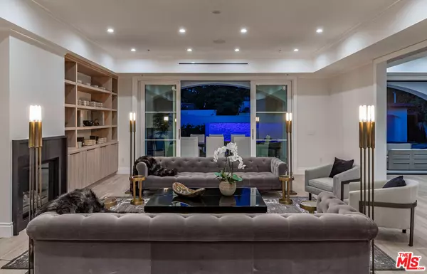 Beverly Hills, CA 90210,722 N Camden Dr