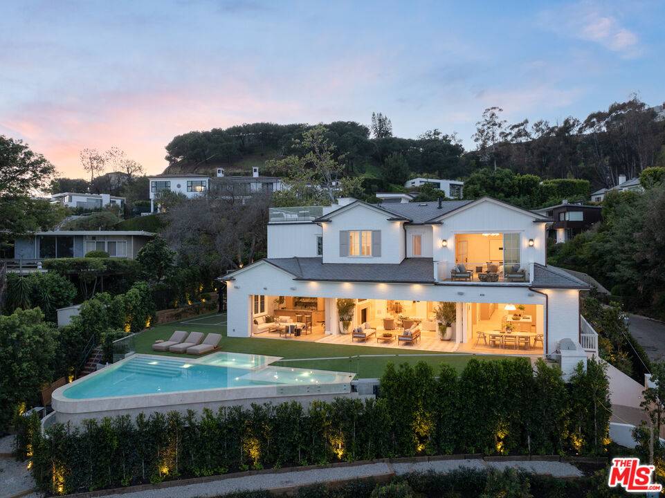 1682 San Onofre Dr, Pacific Palisades, CA 90272