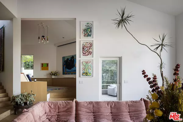 Los Angeles, CA 90026,1844 Silverwood Ter