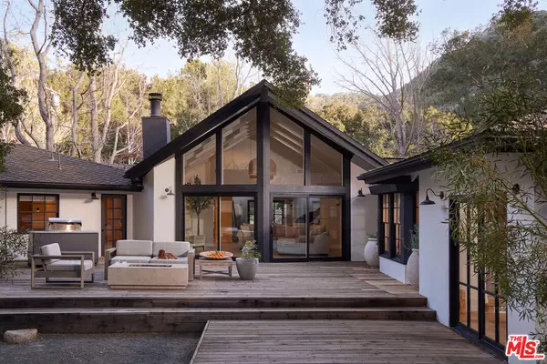 521 Live Oak Circle Dr, Calabasas, CA 91302