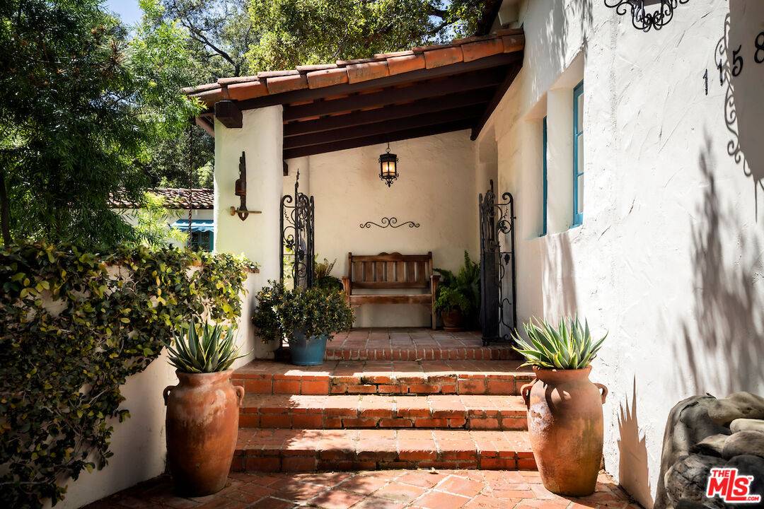 Santa Paula, CA 93060,1158 Woodland Dr
