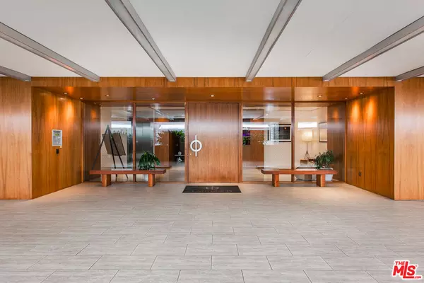 Marina Del Rey, CA 90292,3111 VIA DOLCE #502