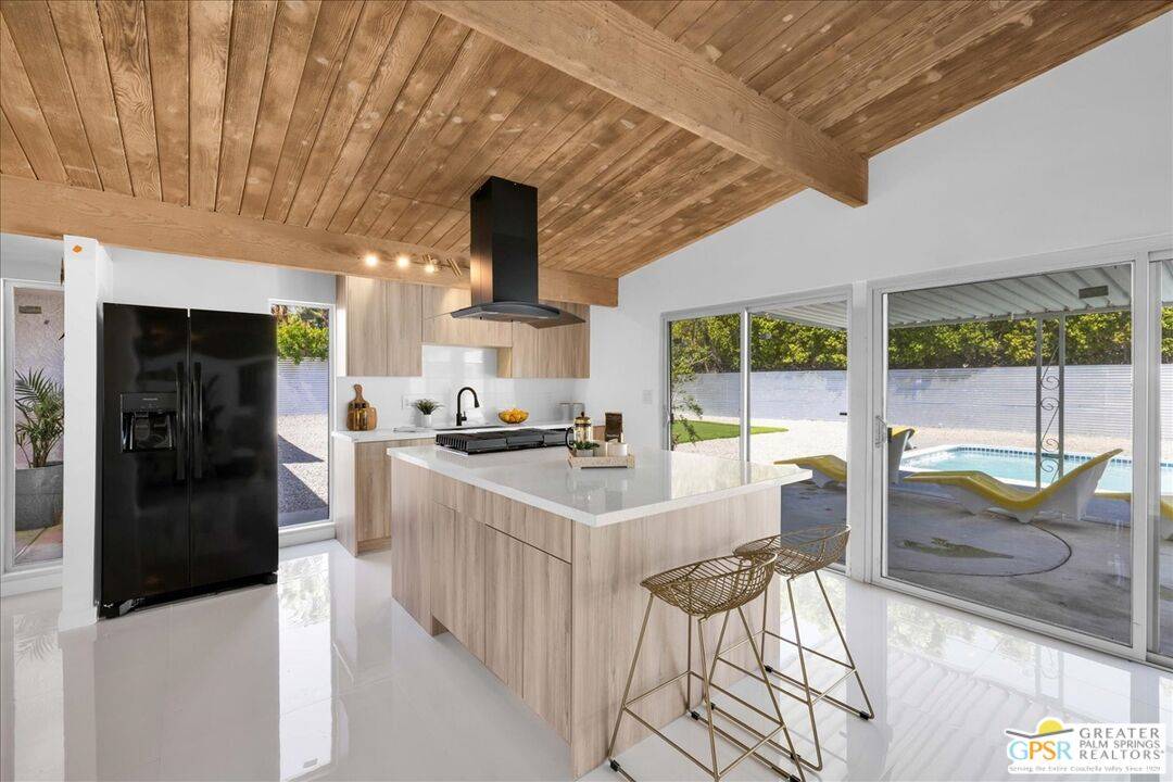 Palm Springs, CA 92262,2130 N Roberto Dr