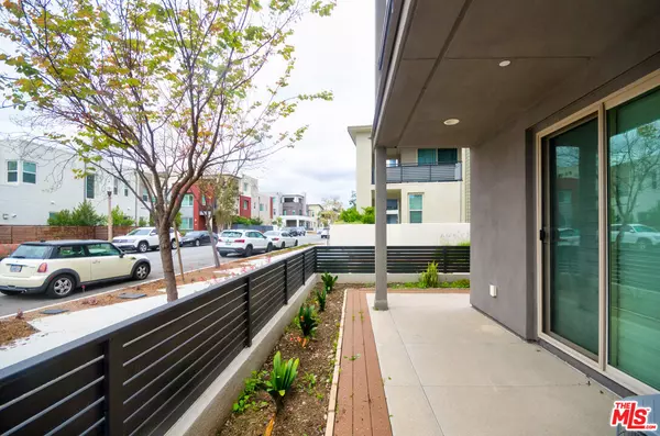 Irvine, CA 92618,126 Novel