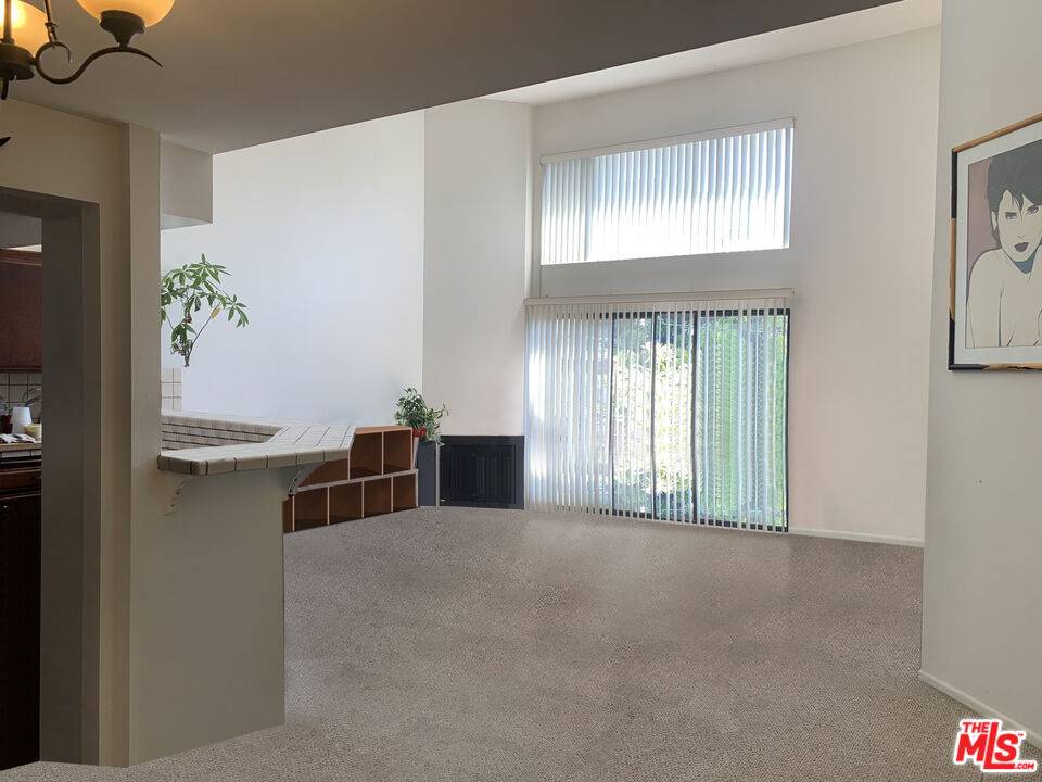 Los Angeles, CA 90025,11767 Iowa Ave #10