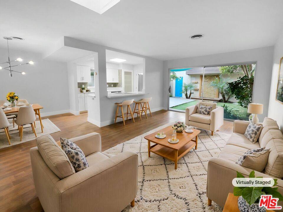 Huntington Beach, CA 92646,9836 Coral Cove Cir