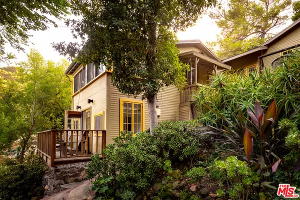 Topanga, CA 90290,913 Fernwood Pacific Dr