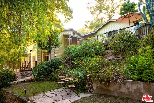Topanga, CA 90290,913 Fernwood Pacific Dr