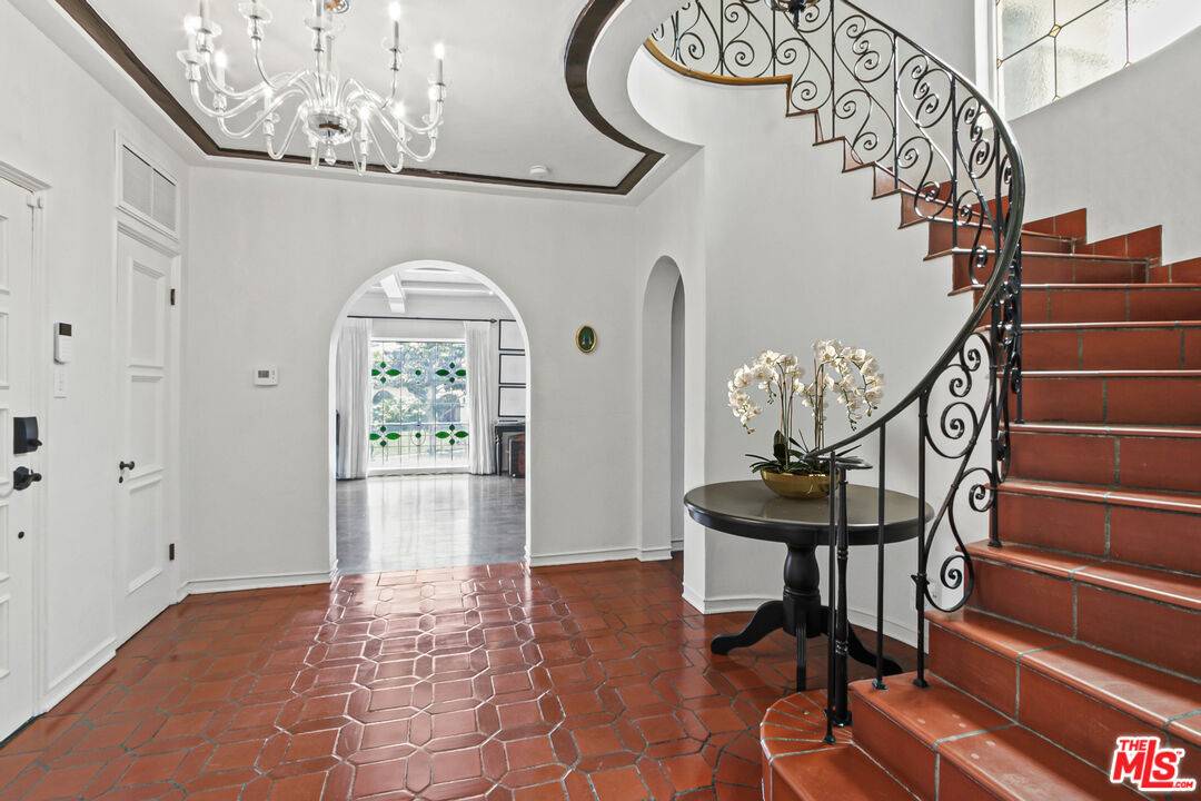 3691 Aureola Blvd, View Park, CA 90008