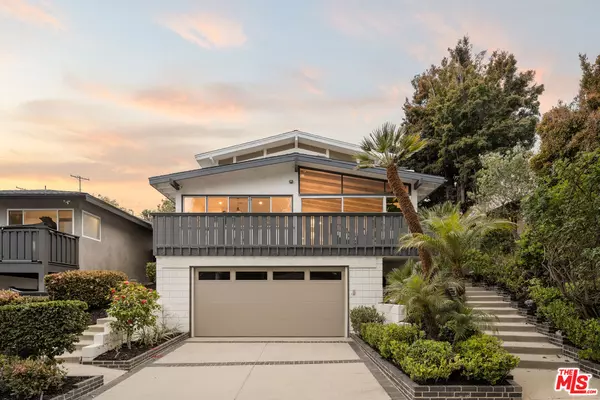 8247 Billowvista Dr, Playa Del Rey, CA 90293