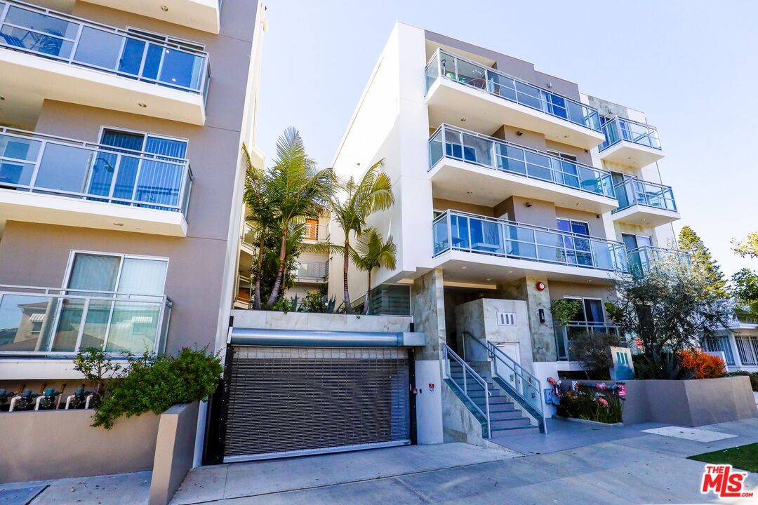 111 Kings #303, Los Angeles, CA 90048