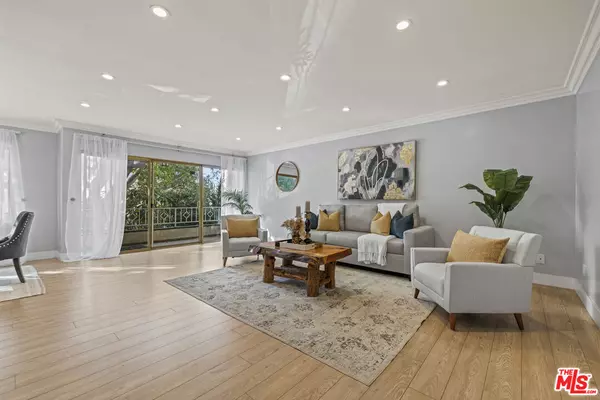 910 S Holt Ave #101, Los Angeles, CA 90035
