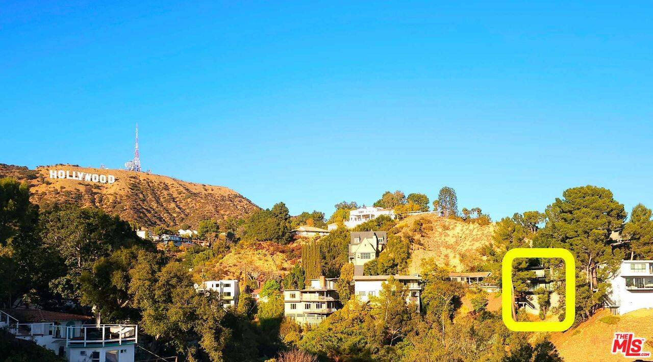 Los Angeles, CA 90068,6194 Rodgerton Dr