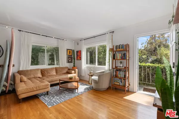 717 Raymond Ave #4, Santa Monica, CA 90405