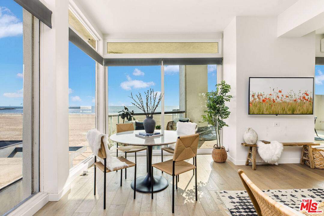 Marina Del Rey, CA 90292,4 Quarterdeck St #301