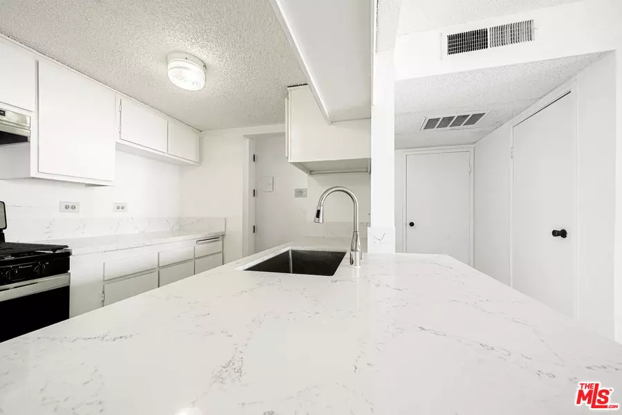 421 S La Fayette Park Pl #711, Los Angeles, CA 90057