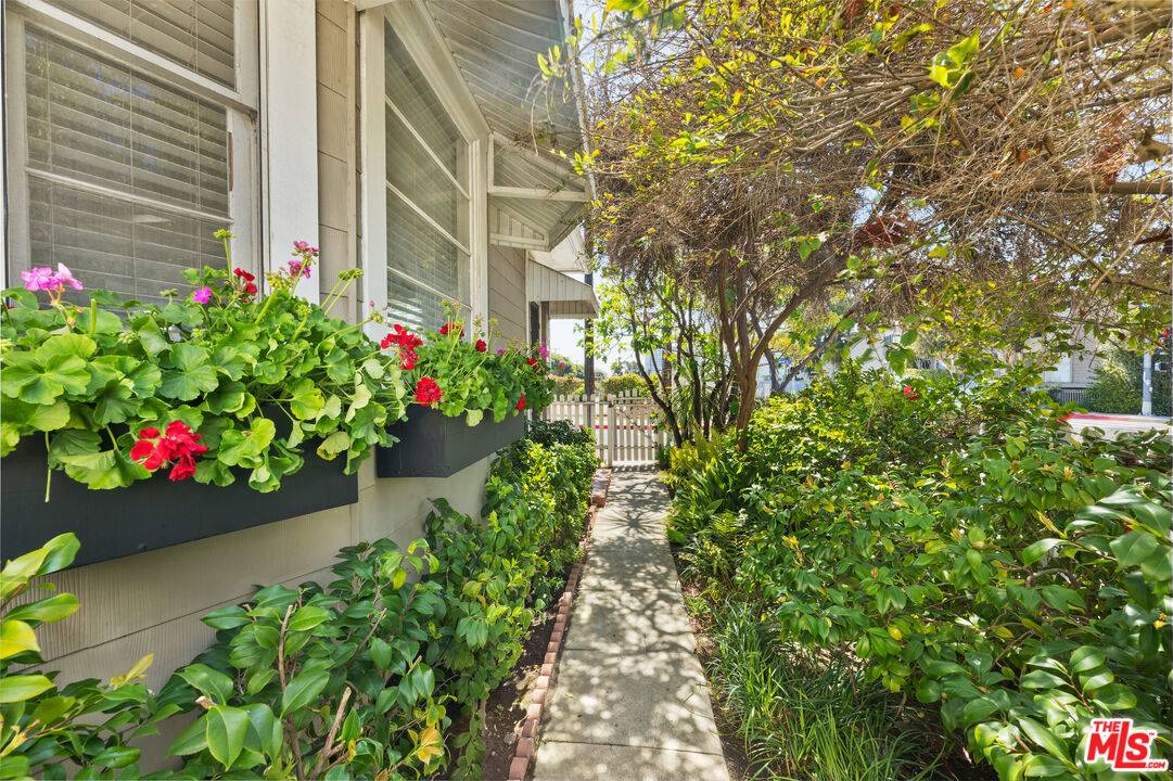 Santa Monica, CA 90405,137 Strand St